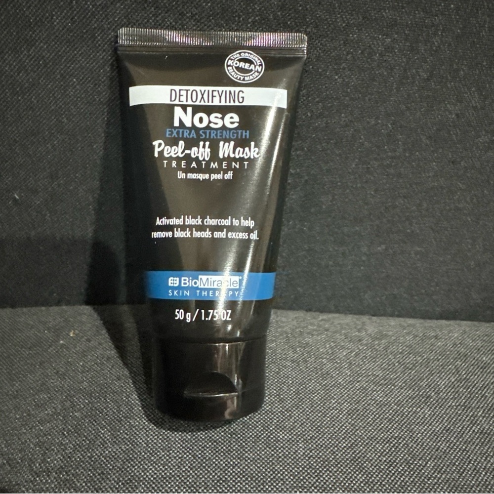 Miracle Detoxifying Nose Peel-off Mask - Black and Blue